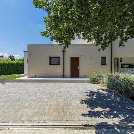 Frani By Interhome Poreč